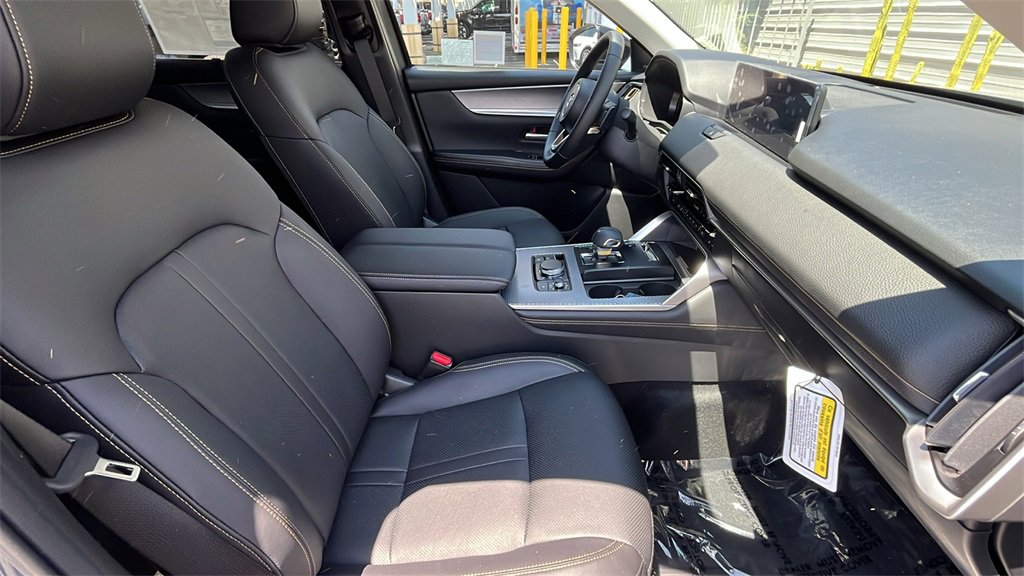 New 2025 MAZDA CX-70 Plug-In Hybrid w/ Premium Pkg image 17