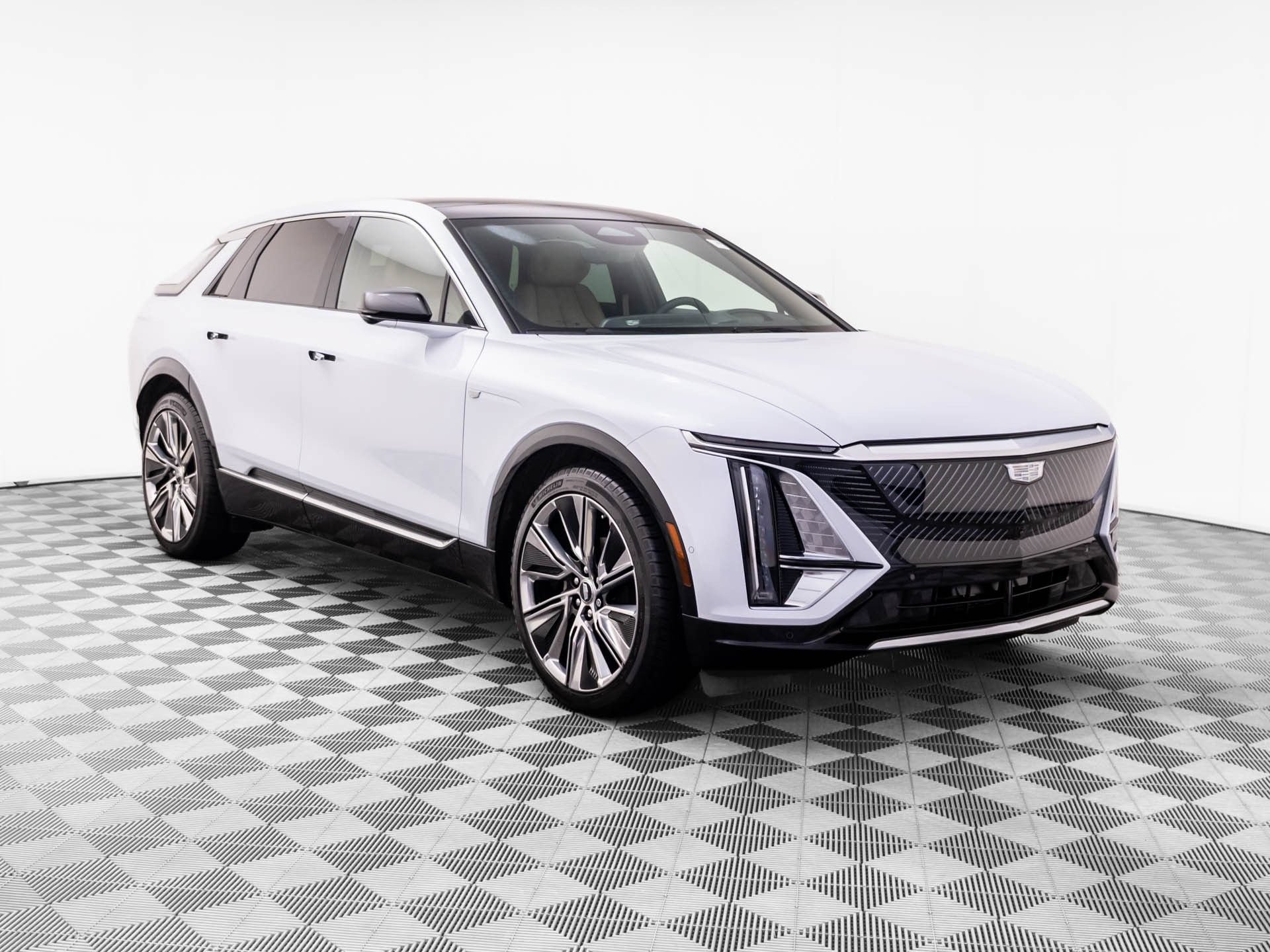 Certified 2026 Cadillac Lyriq Signature Luxury w/ Nappa Leather Package AWD/4WD image 9