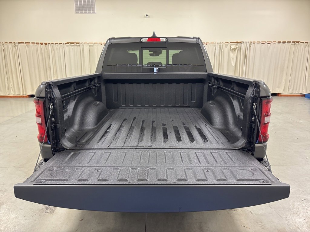 New 2026 RAM 1500 4x4 Crew Cab image 8