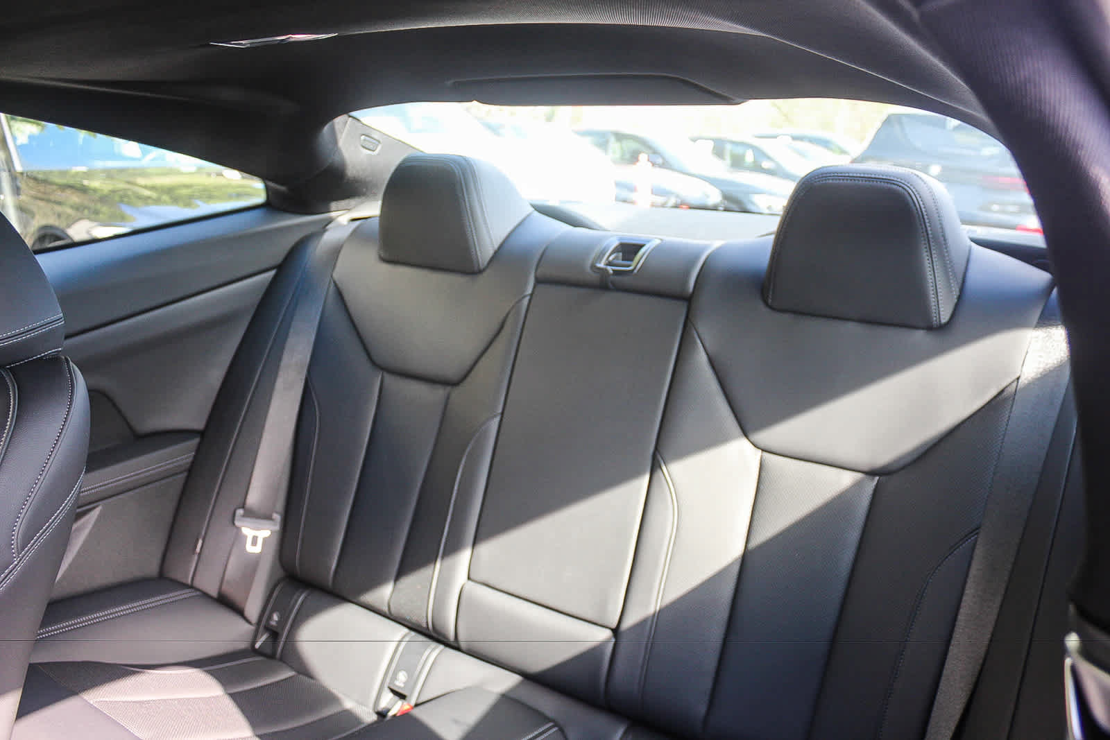 Used 2024 BMW 430i Coupe w/ M Sport Package RWD image 17
