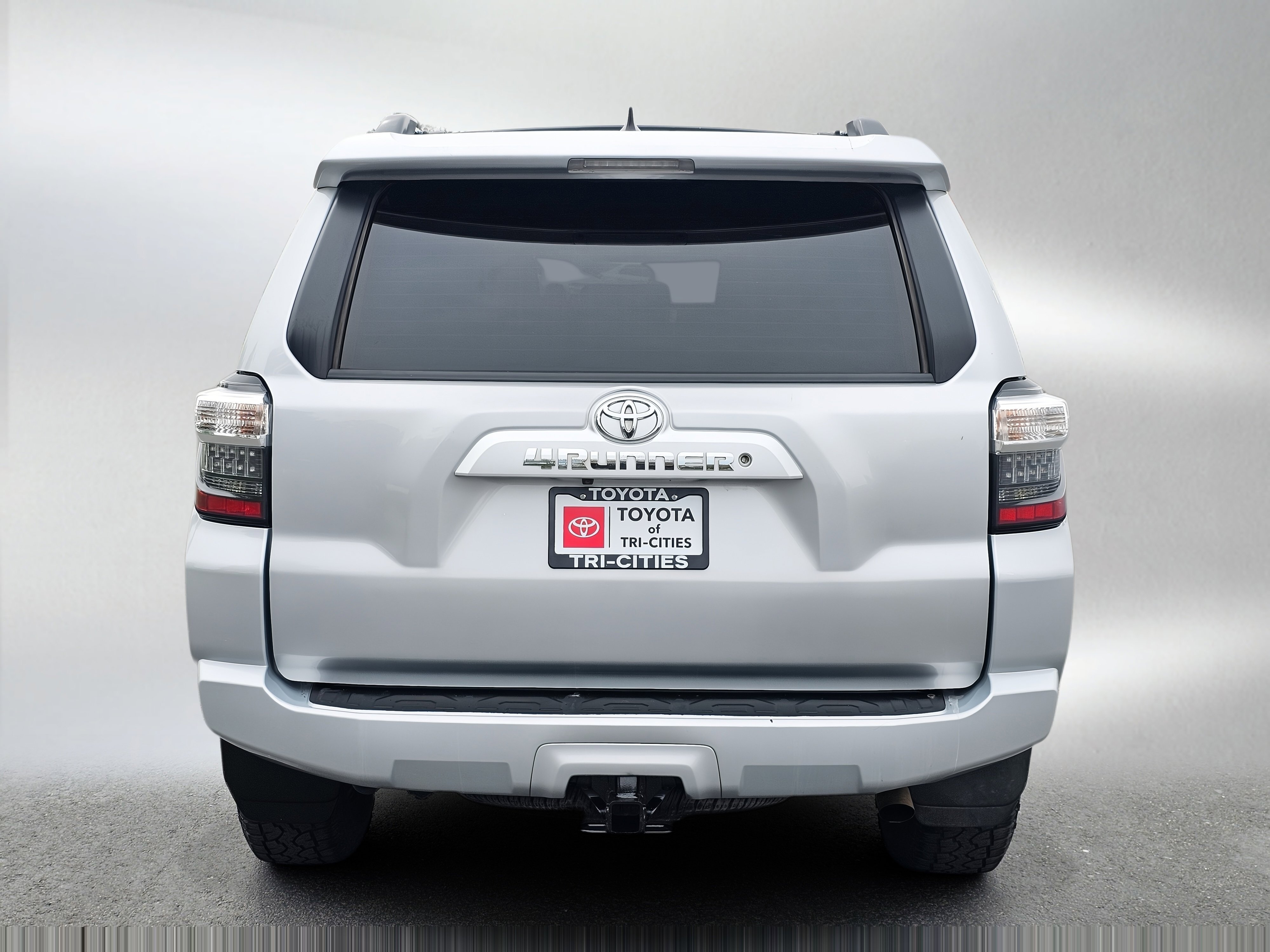 Used 2019 Toyota 4Runner SR5 AWD/4WD image 4