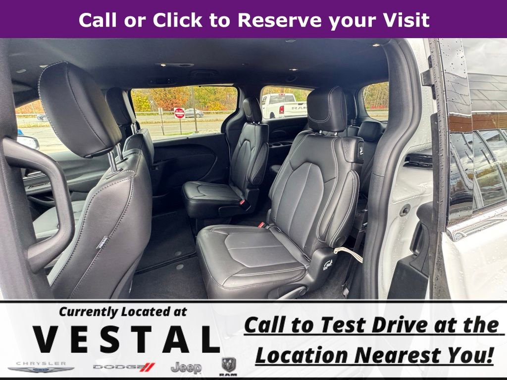 New 2026 Chrysler Pacifica Select AWD/4WD image 16