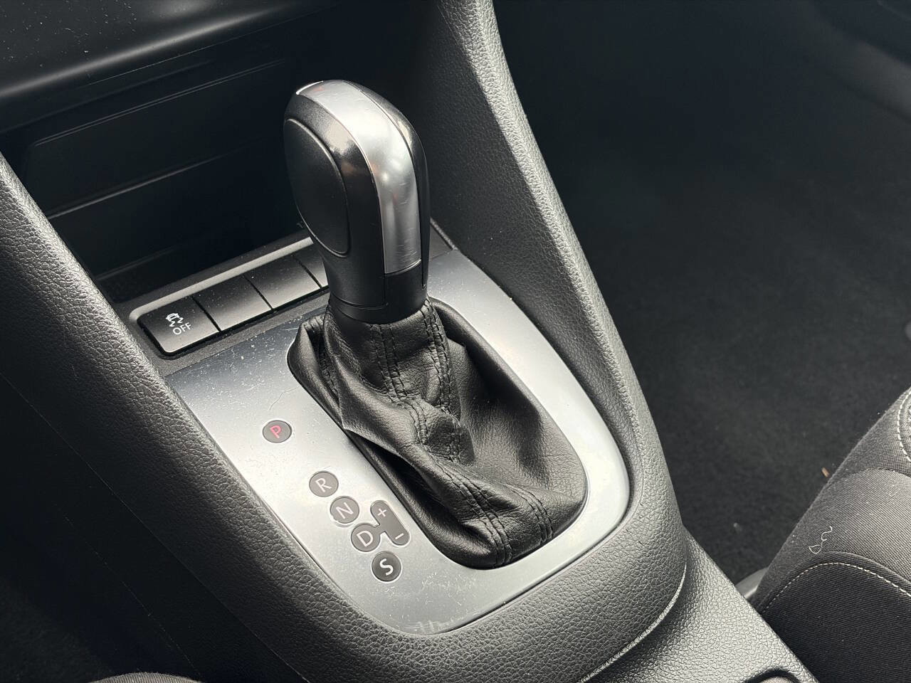 Used 2013 Volkswagen Golf 4-Door image 29