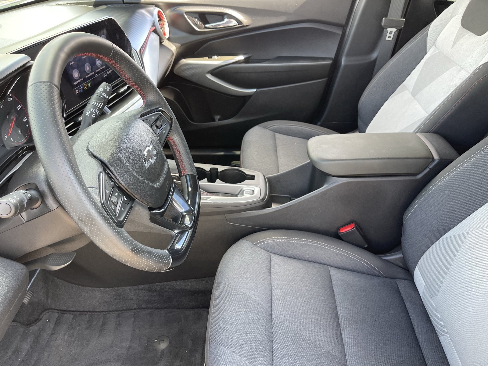Used 2024 Chevrolet Trax RS w/ Driver Confidence Package FWD image 20