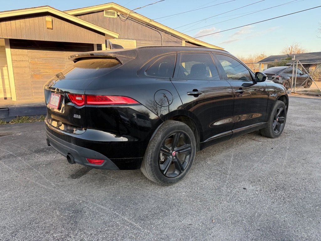 Used 2017 Jaguar F-PACE R-Sport image 18