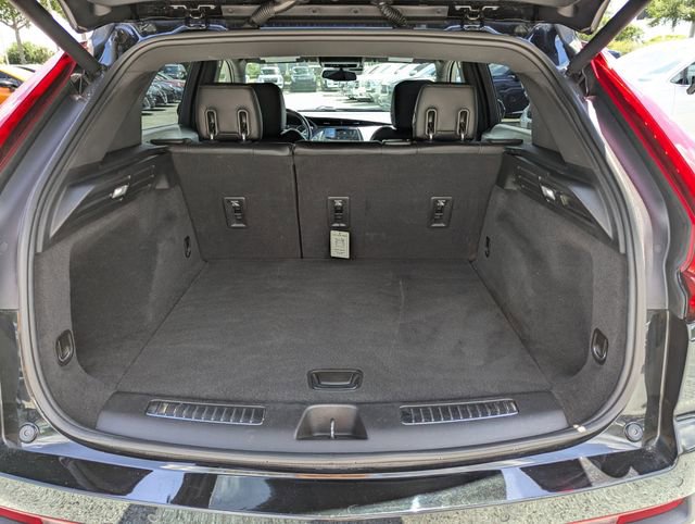 Used 2021 Cadillac XT4 Premium Luxury image 10