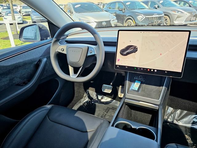 Used 2026 Tesla Model Y AWD image 24
