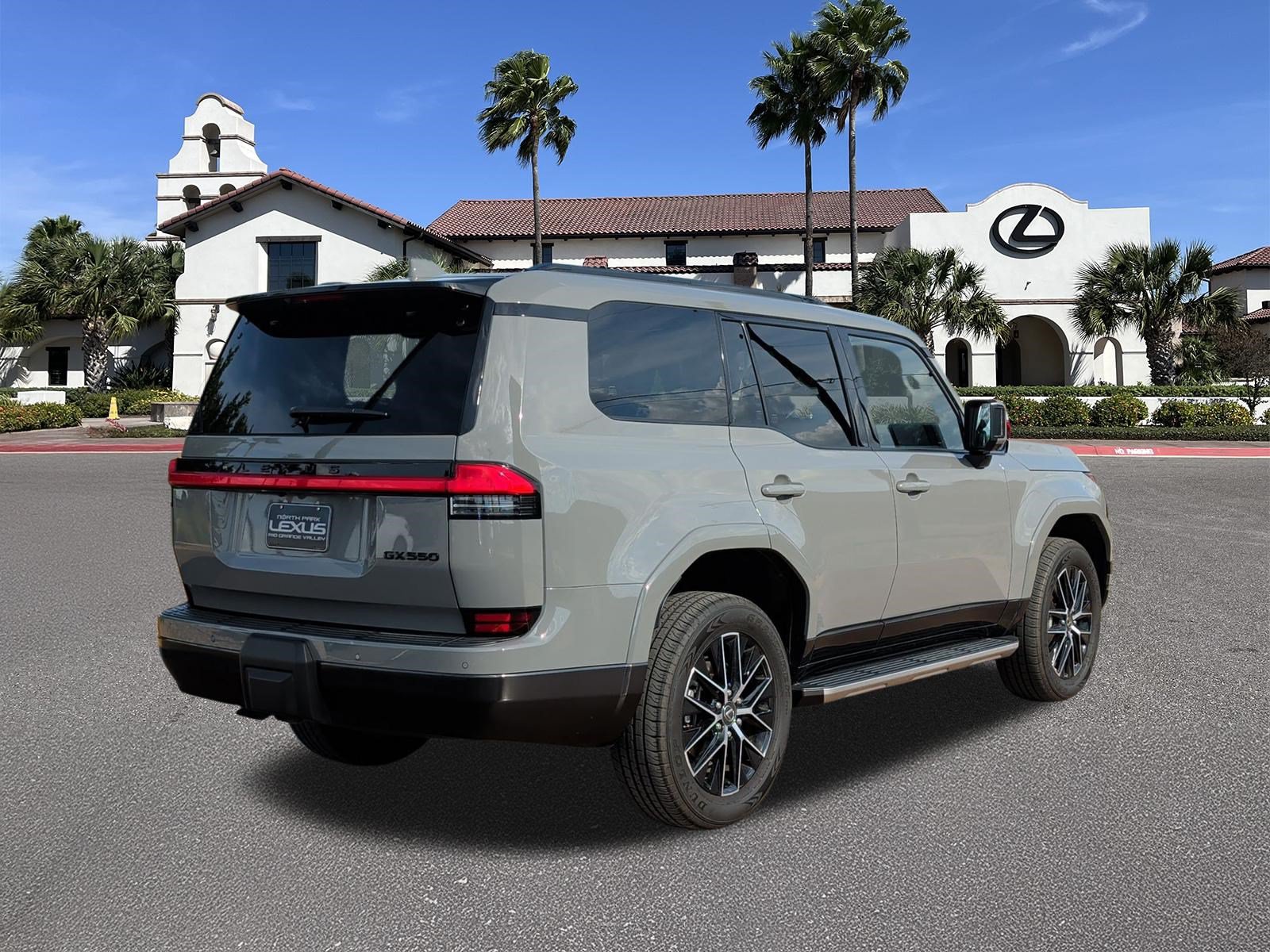 Certified 2026 Lexus GX 550 w/ Accessory Package (2T) AWD/4WD image 2