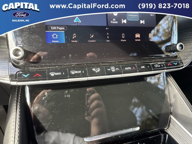 Used 2024 Jeep Wagoneer L Series II w/ Flexible Seating Group image 28