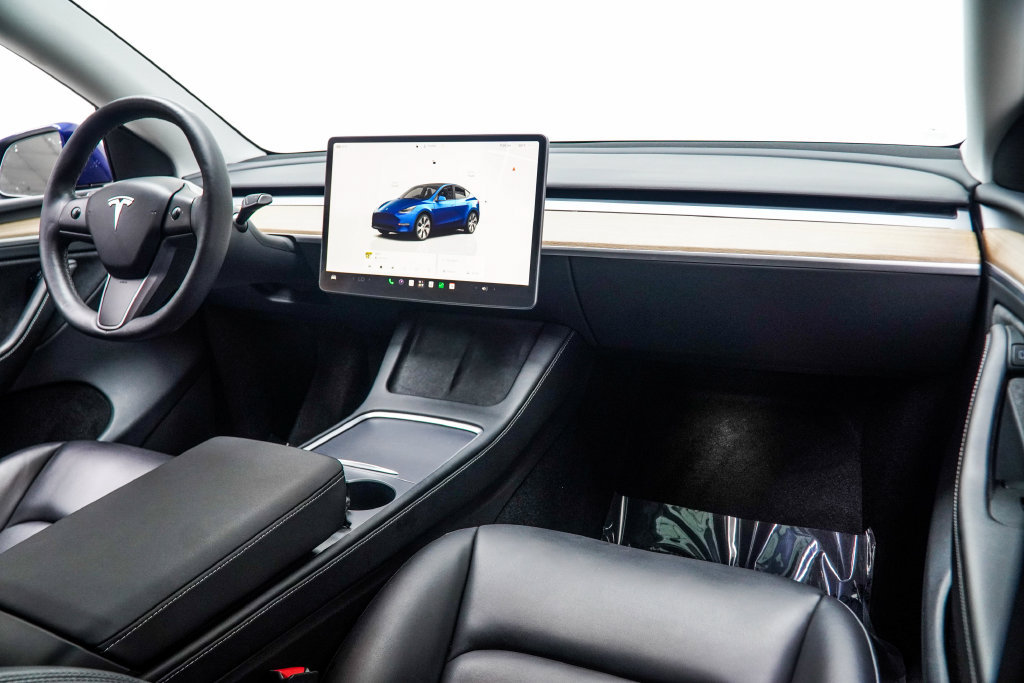 Used 2023 Tesla Model Y AWD image 22