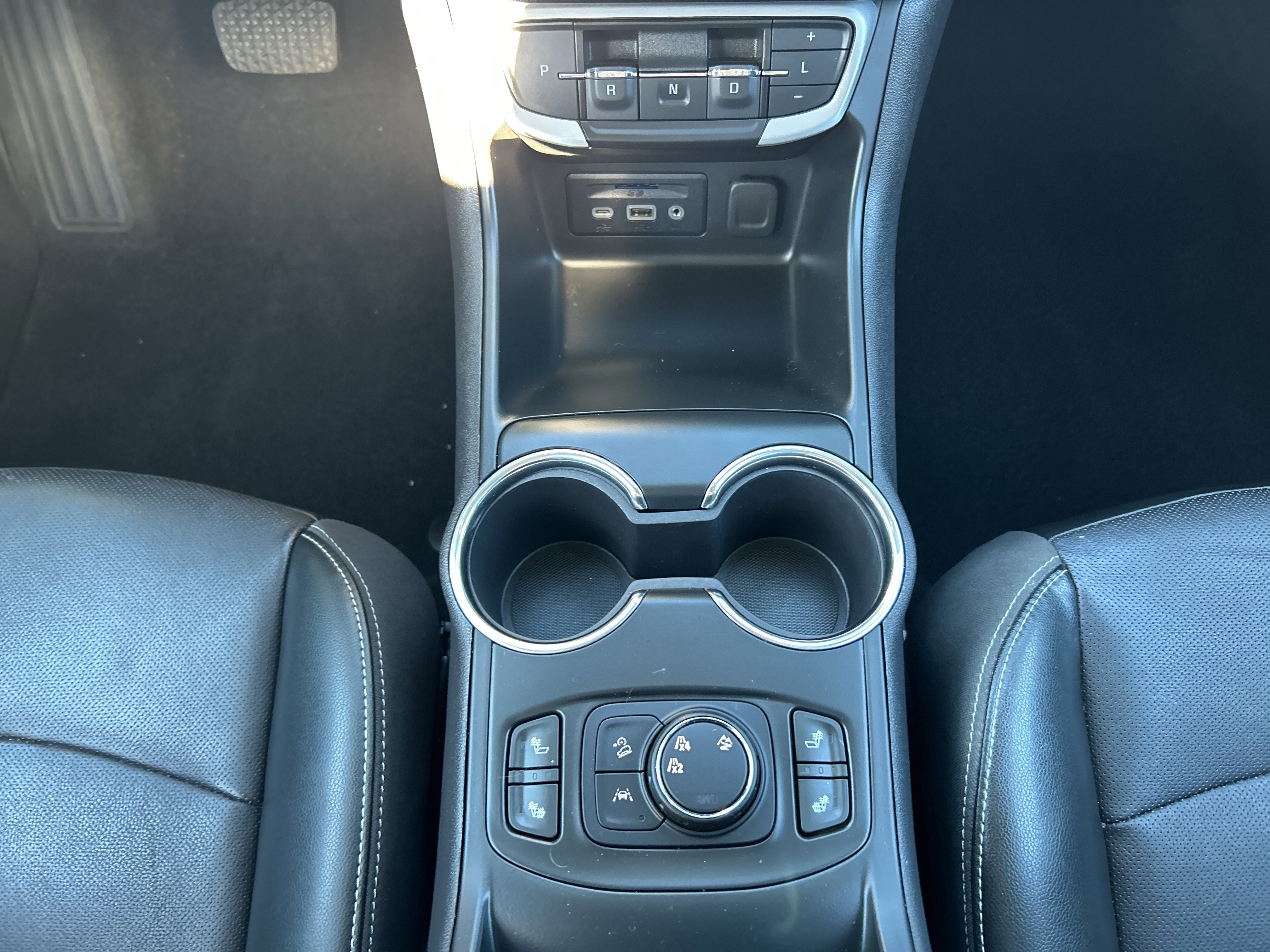 Used 2022 GMC Terrain SLT image 39