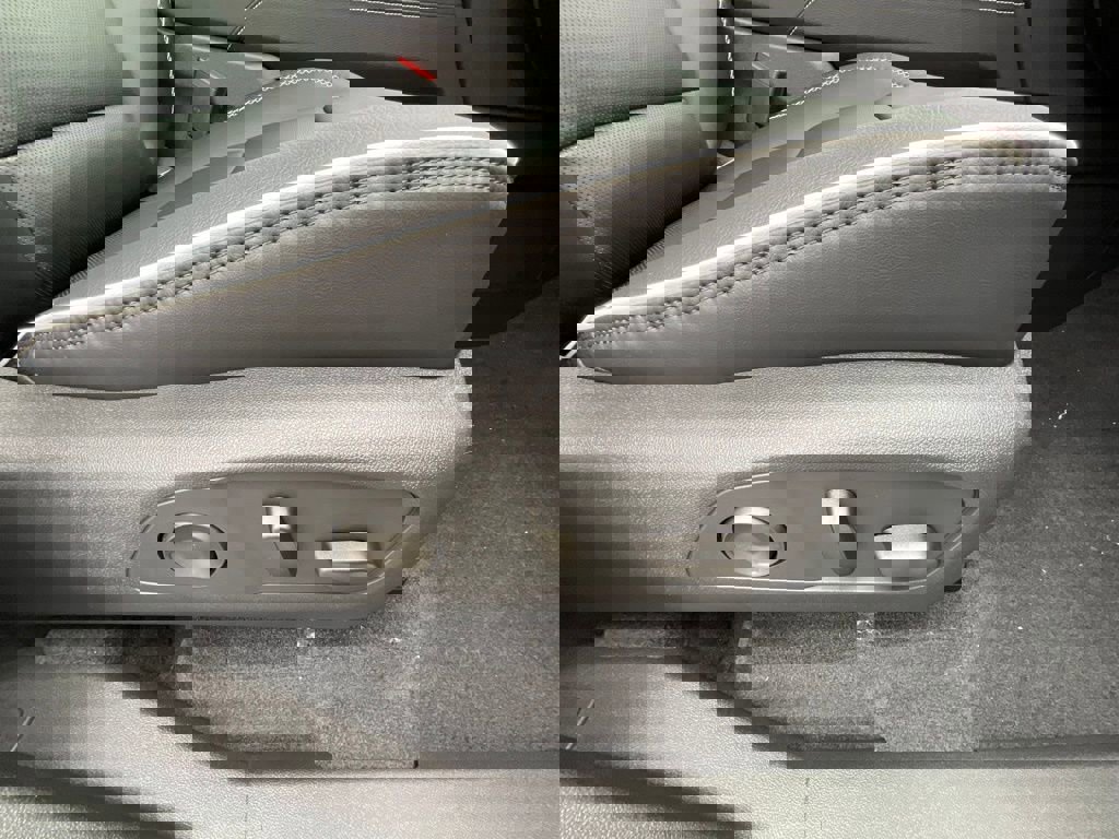 New 2026 GMC Acadia Denali w/ Super Cruise Package image 12