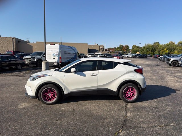 Used 2018 Toyota C-HR XLE FWD image 4