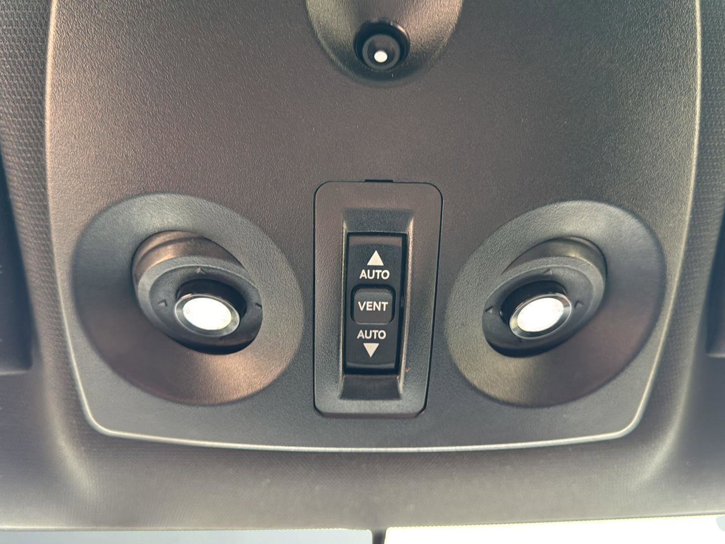 Used 2014 Dodge Avenger SXT w/ Sun/Sound Group image 18