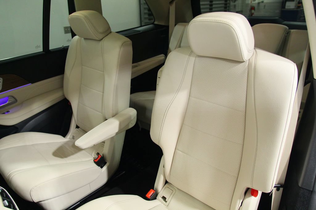 Certified 2026 Mercedes-Benz GLS 450 4MATIC image 33