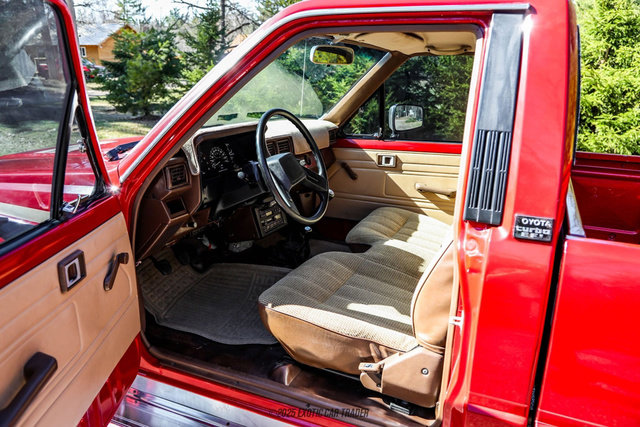 Used 1986 Toyota Pickup 4x4 Regular Cab Turbo image 22