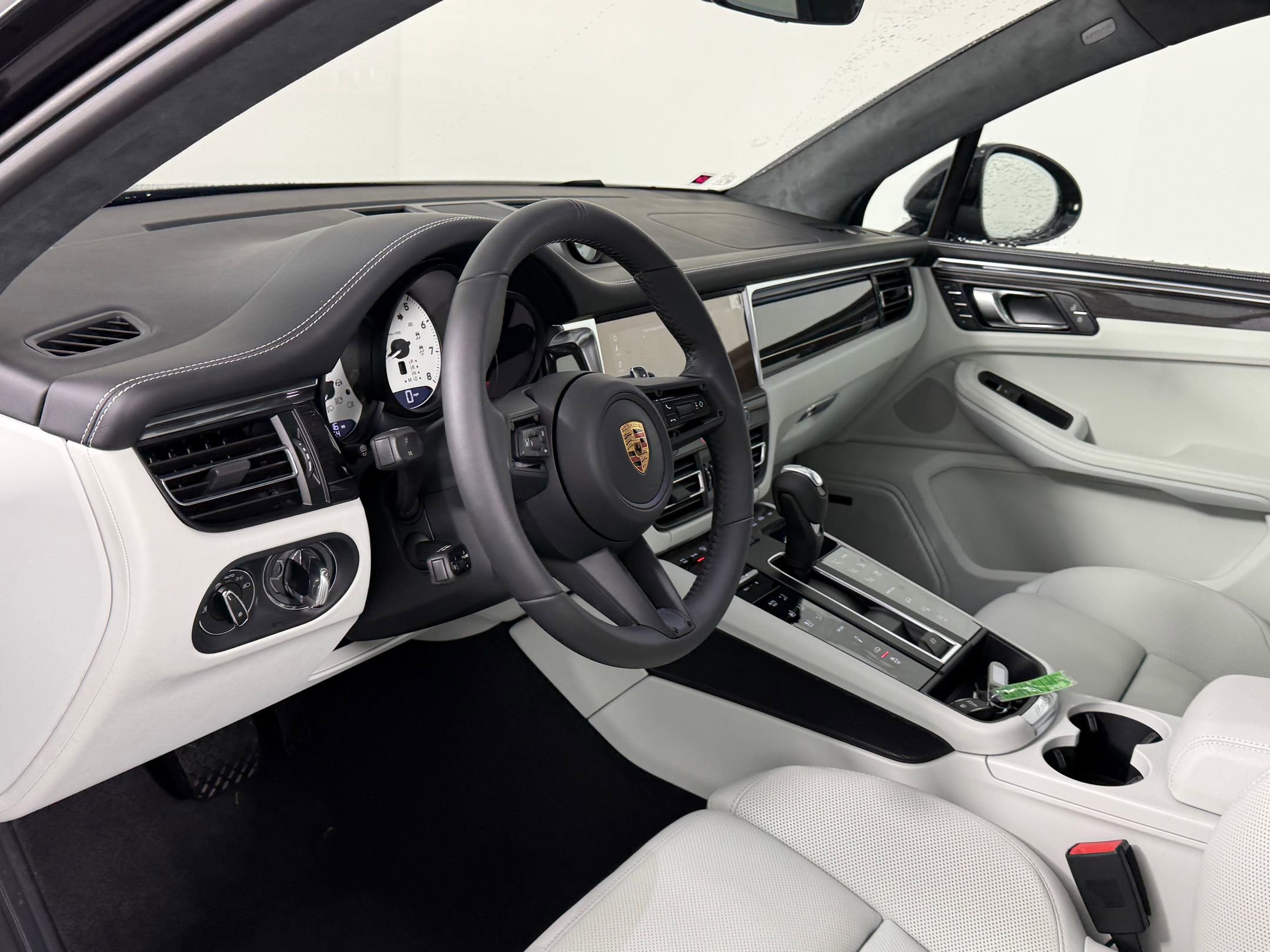 New 2026 Porsche Macan S AWD/4WD image 4