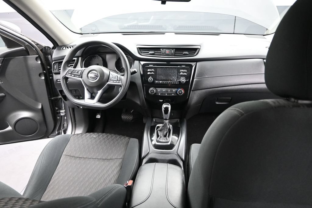 Used 2017 Nissan Rogue S w/ S Appearance Package FWD image 12