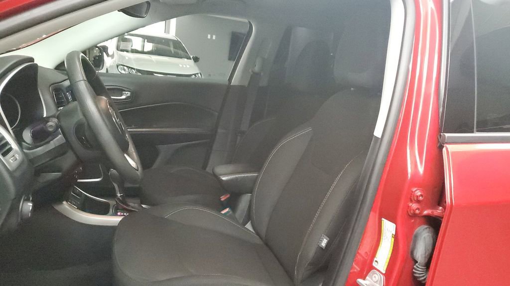 Used 2021 Jeep Compass Sport image 18