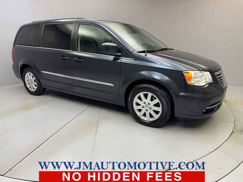 Used 2014 Chrysler Town & Country Touring image 7