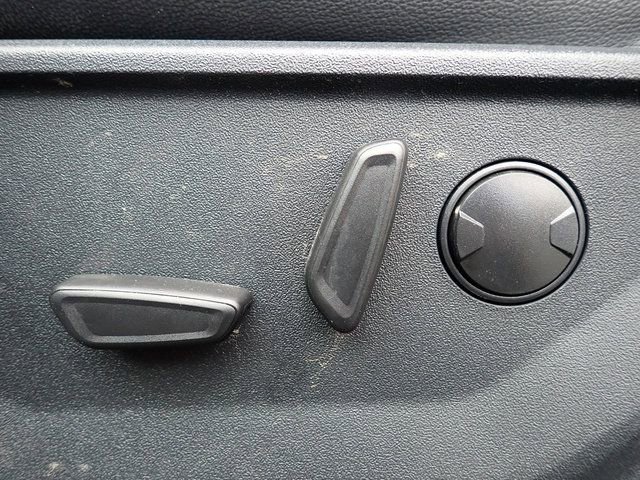 Used 2025 Ford F150 Lariat w/ Equipment Group 501A Mid image 24