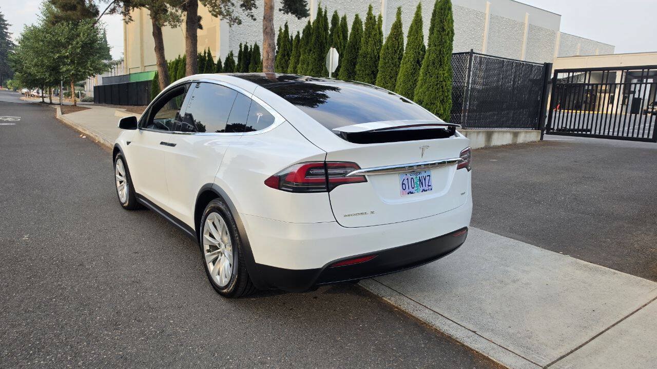 Used 2017 Tesla Model X 75D AWD/4WD image 10