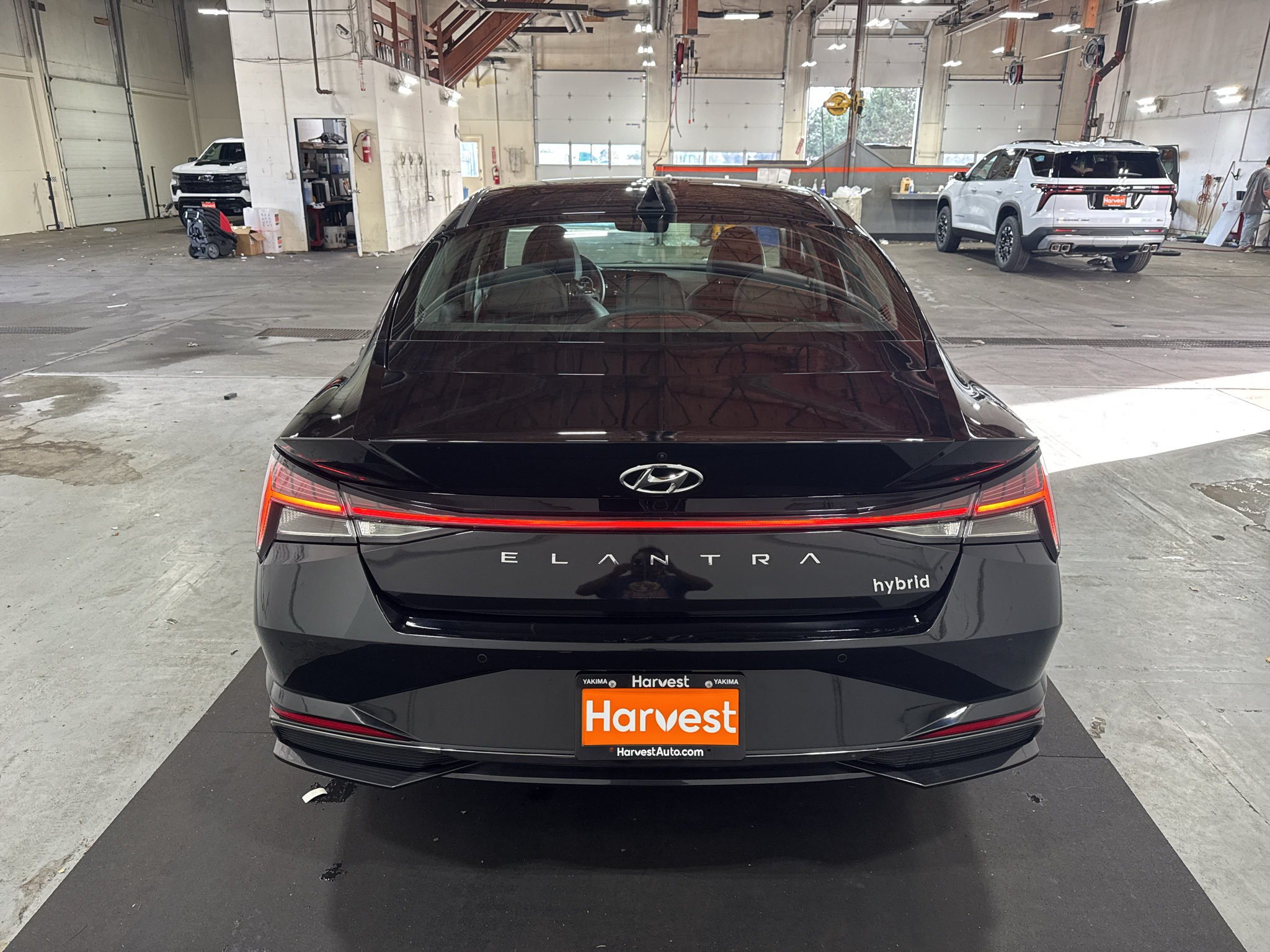 Used 2022 Hyundai Elantra Limited w/ Preferred Accessory Package FWD image 27