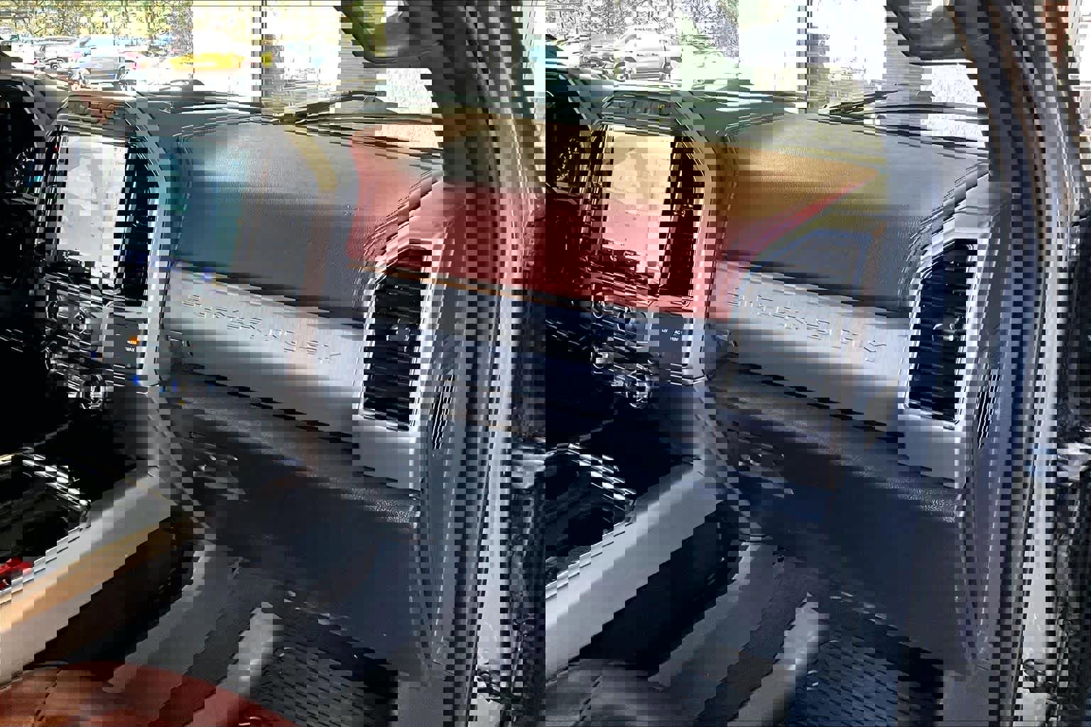 Used 2022 Ford F350 Platinum w/ FX4 Off-Road Package image 18