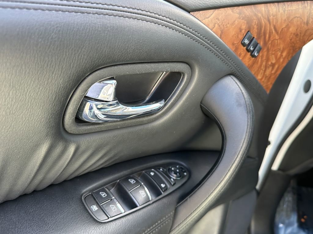 Used 2024 Nissan Armada SL w/ Captain's Chairs Package image 27