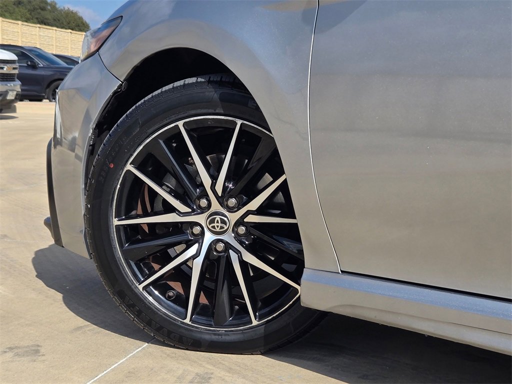 Used 2021 Toyota Camry SE image 28