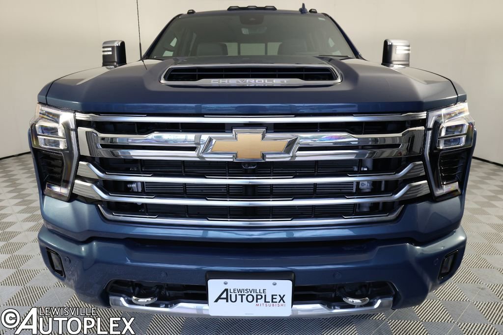 Used 2025 Chevrolet Silverado 2500 High Country w/ High Country Premium Package AWD/4WD image 2