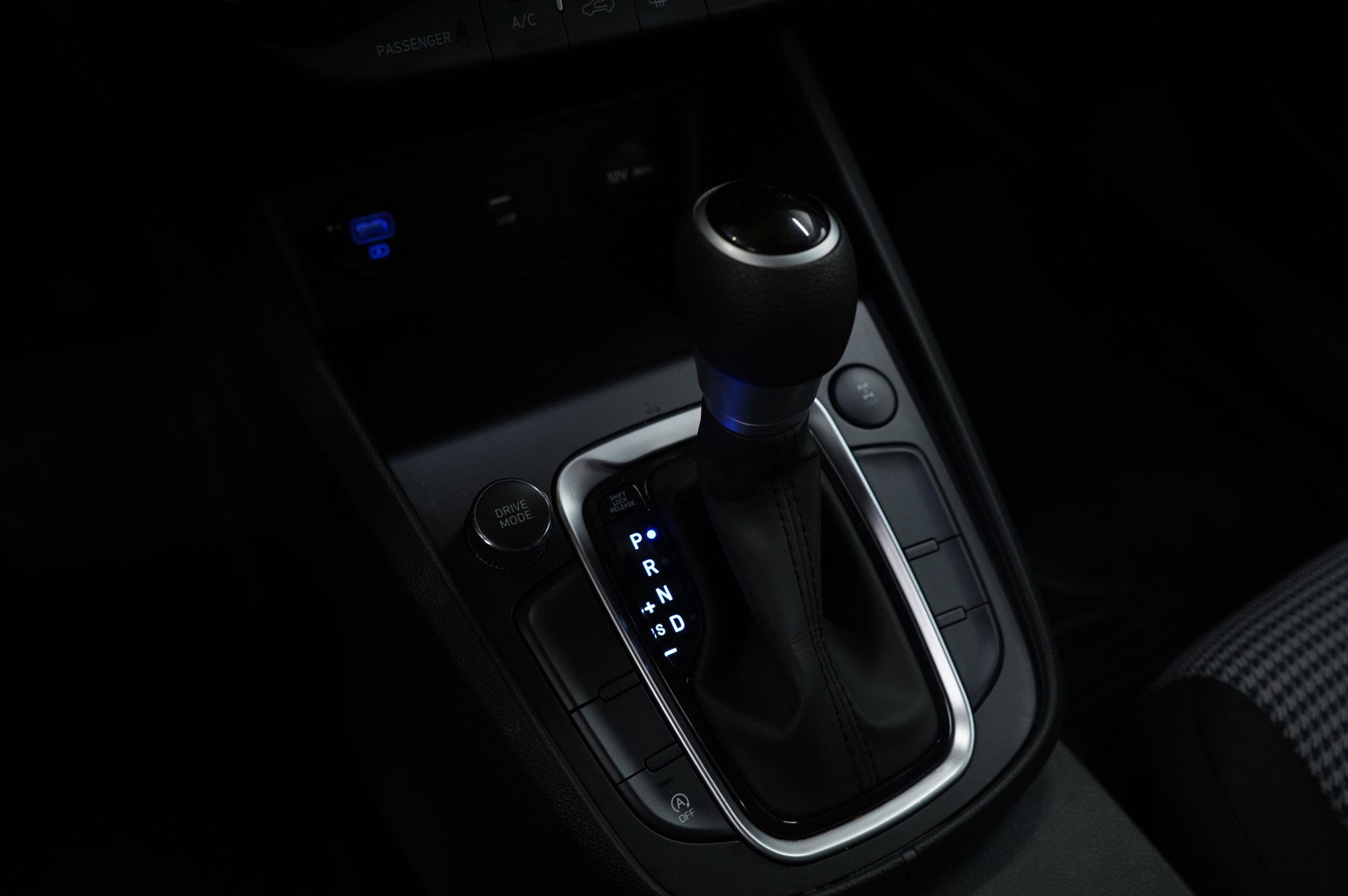 Used 2023 Hyundai Kona SE image 20