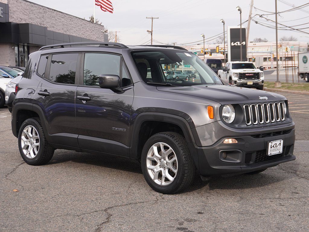 Used 2018 Jeep Renegade Latitude image 2