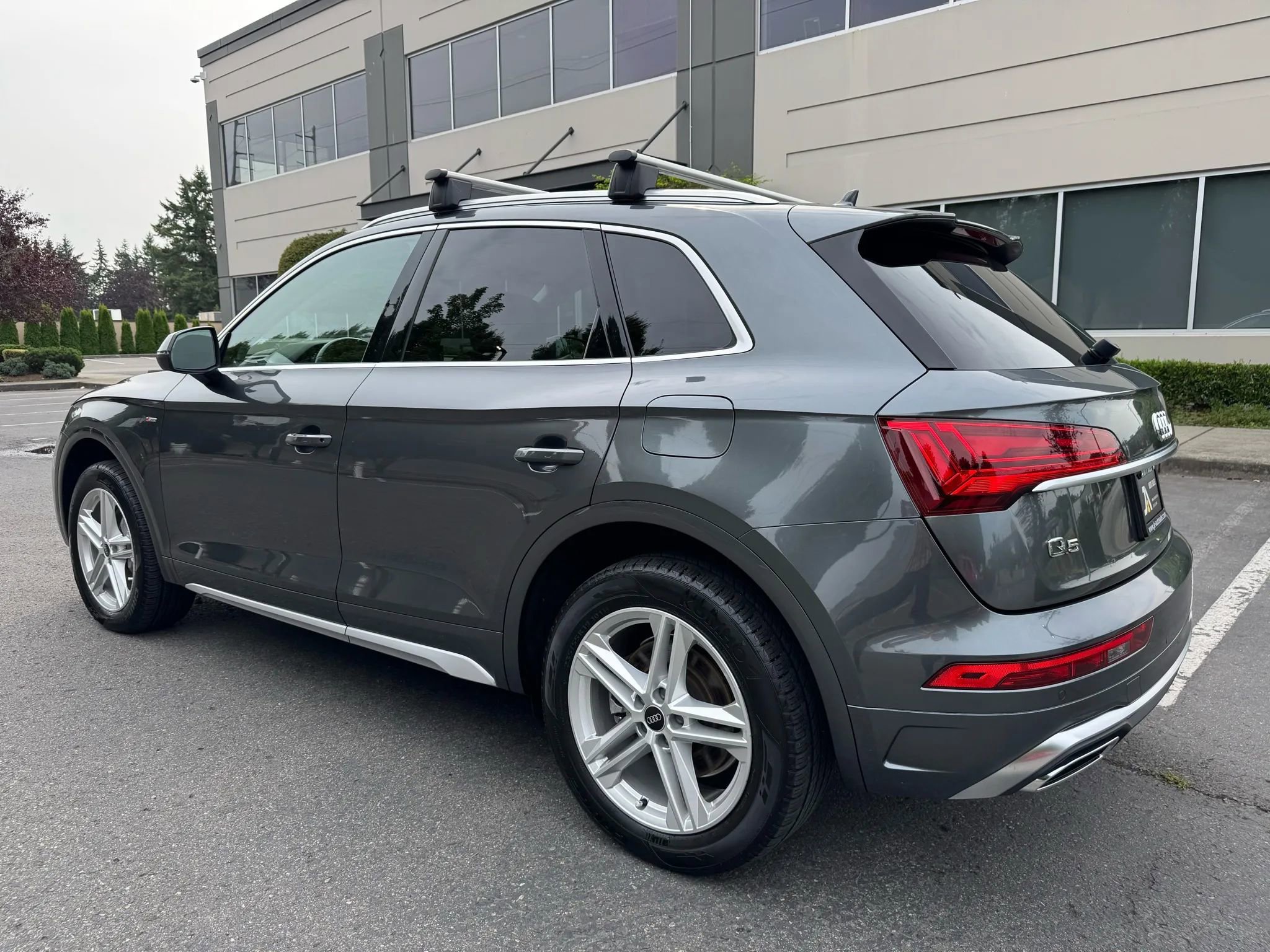 Used 2022 Audi Q5 e Premium w/ Convenience Package image 7