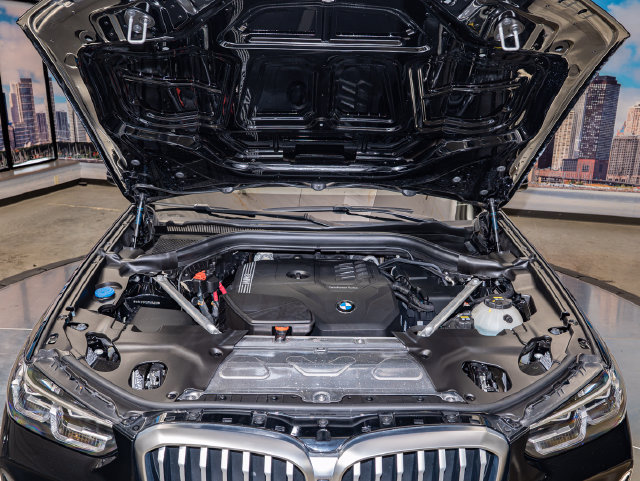 Used 2023 BMW X3 xDrive30i w/ Premium Package w/ZPA AWD/4WD image 5