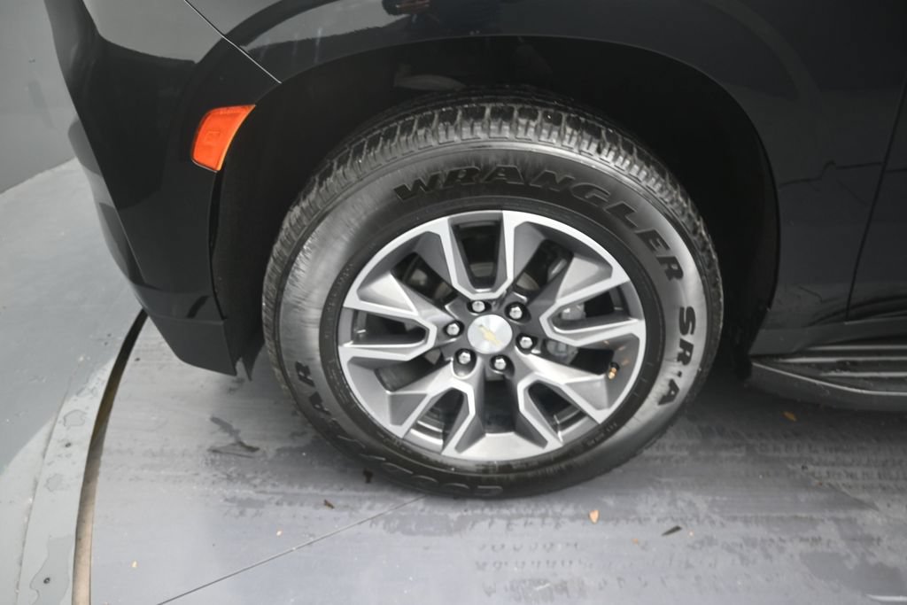 Used 2021 Chevrolet Suburban LT AWD/4WD image 9