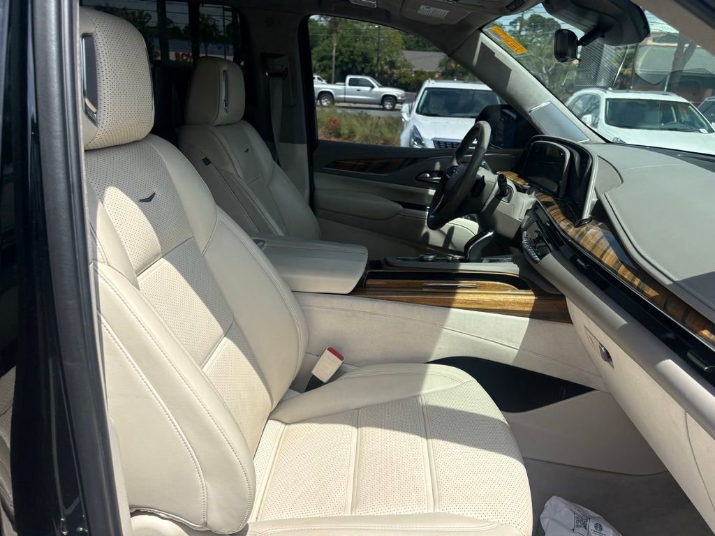 Used 2021 Cadillac Escalade Premium Luxury Platinum image 18