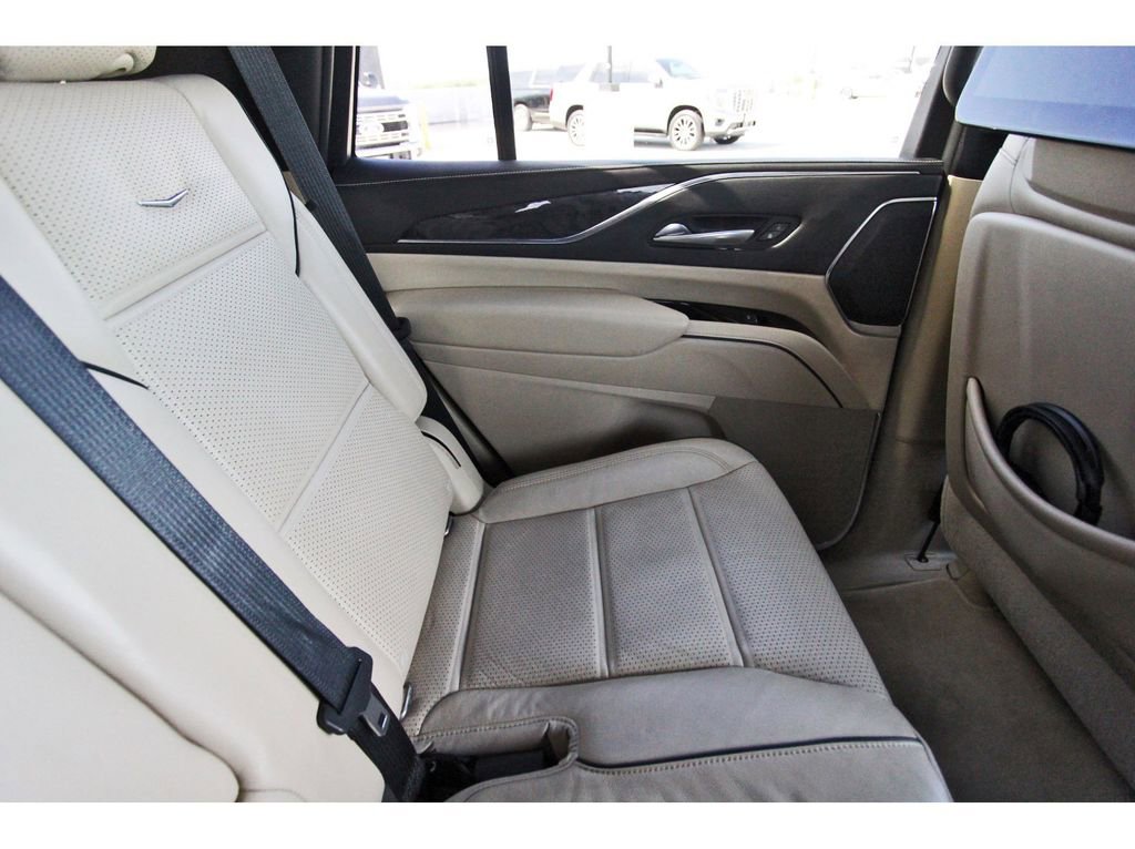 Used 2021 Cadillac Escalade Premium Luxury image 11