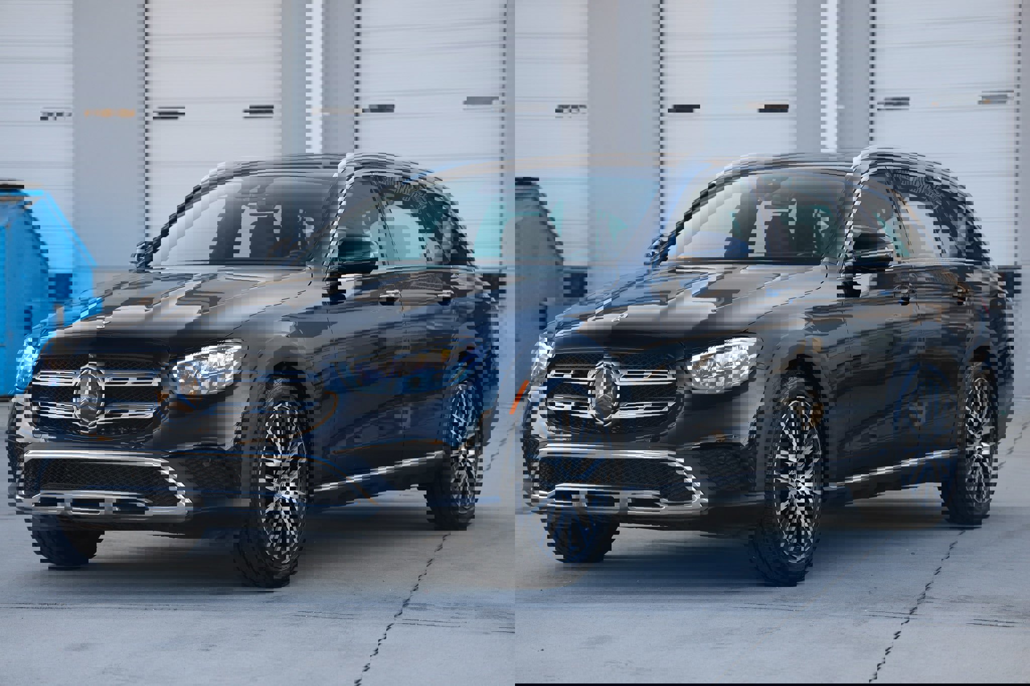 Used 2023 Mercedes-Benz E 450 4MATIC All-Terrain Wagon image 4