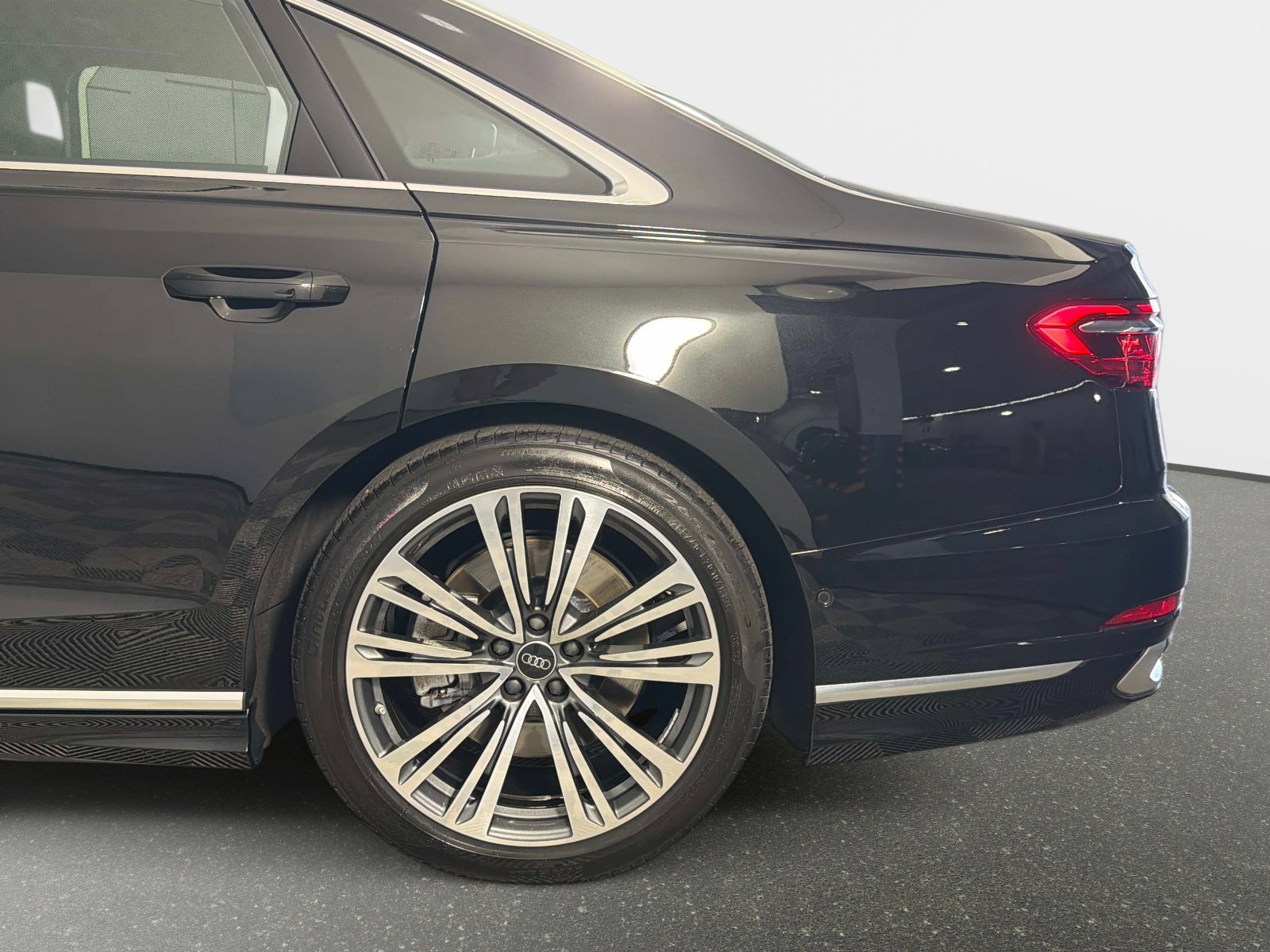 Used 2023 Audi A8 L 3.0T w/ Executive Package image 16