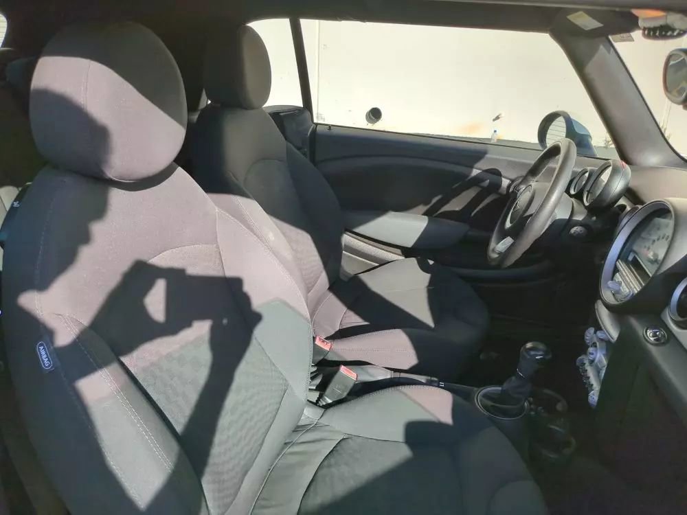 Used 2010 MINI Cooper Convertible image 9