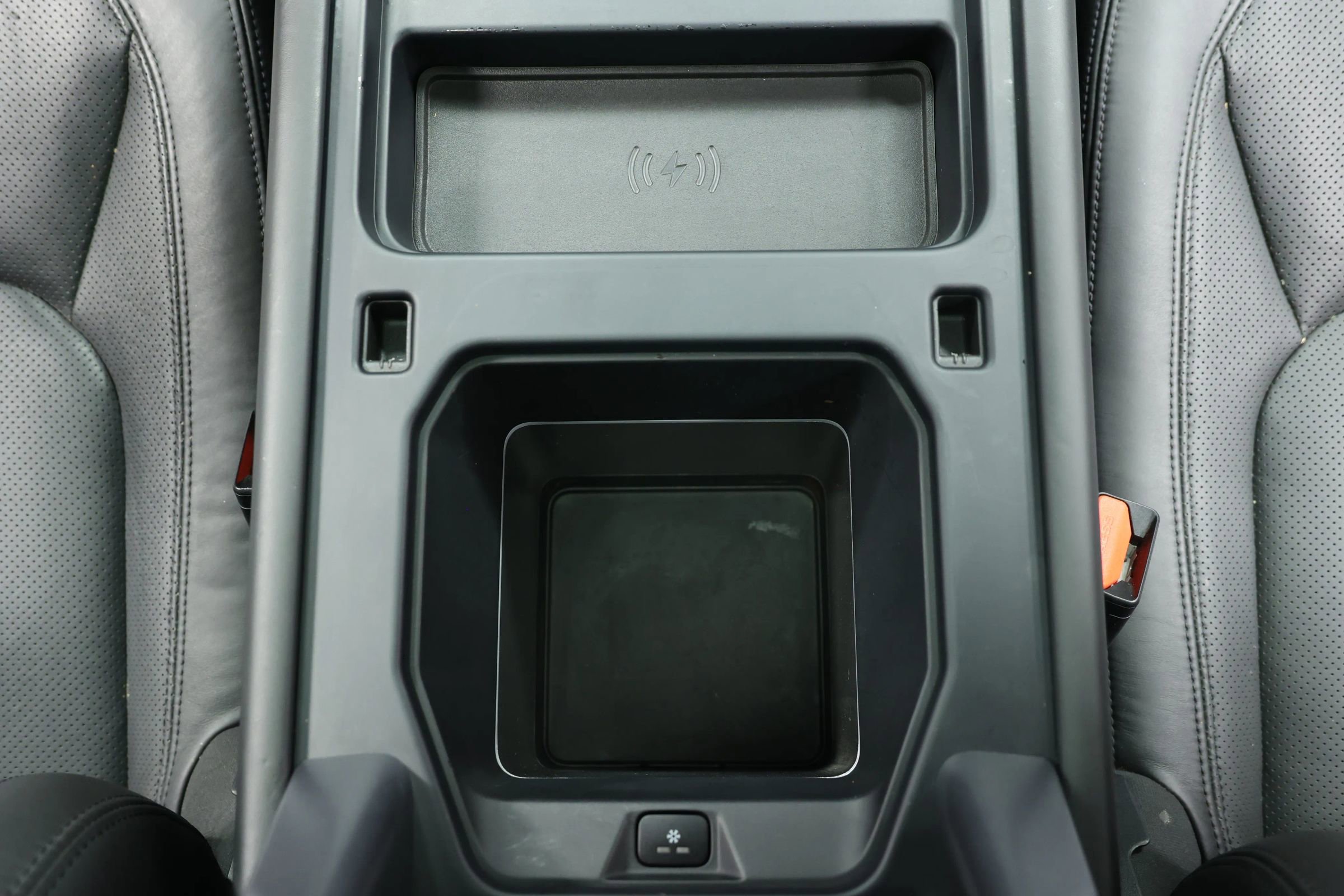 Used 2023 Land Rover Defender 110 Carpathian Edition AWD/4WD image 37