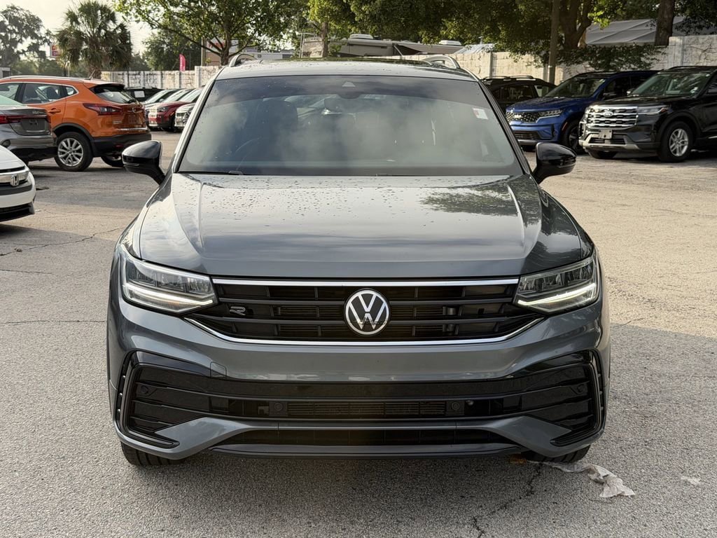 Used 2022 Volkswagen Tiguan SE R-Line AWD/4WD image 3