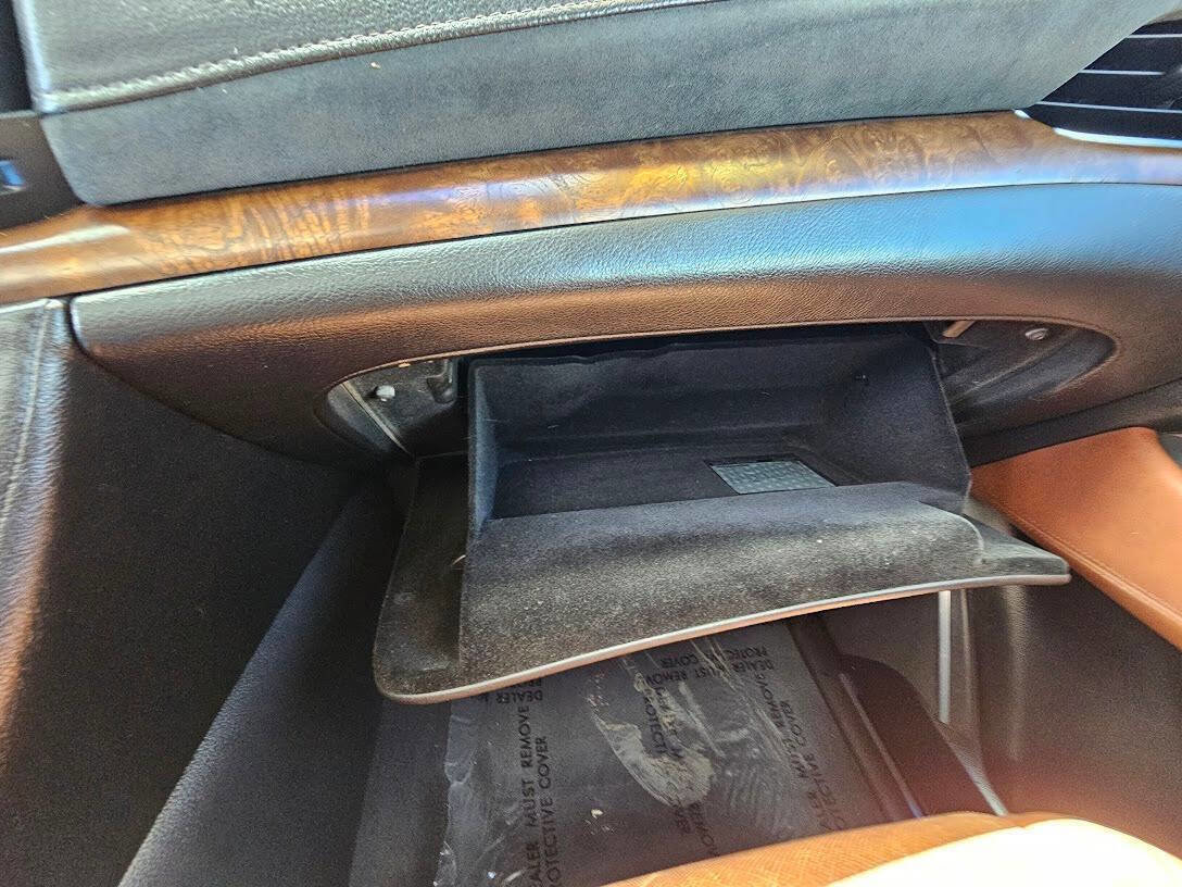 Used 2015 Cadillac Escalade Luxury image 33