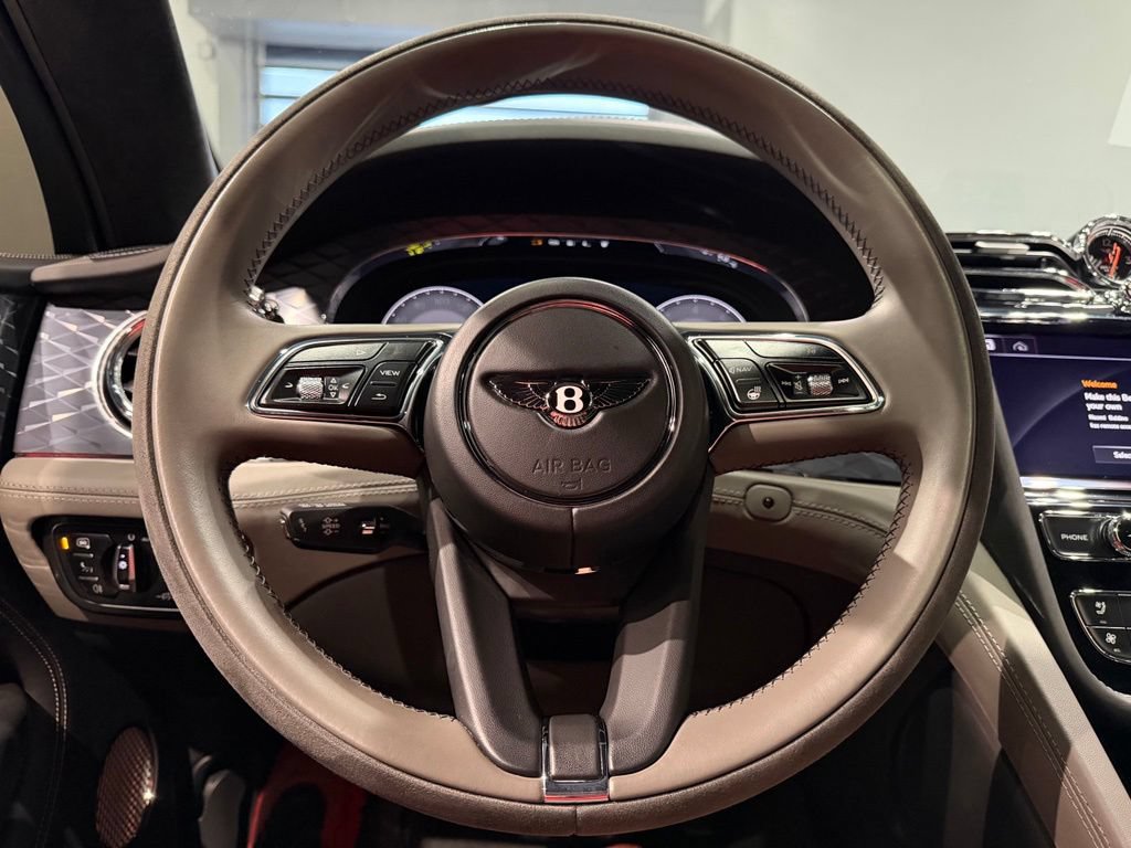 Used 2022 Bentley Bentayga AWD/4WD image 12