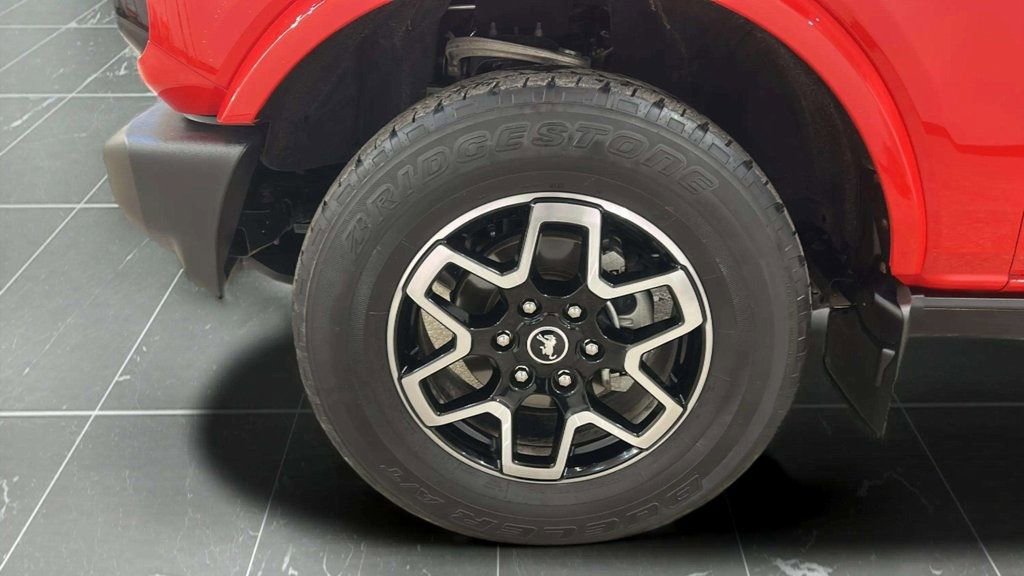 Used 2023 Ford Bronco Outer Banks image 32