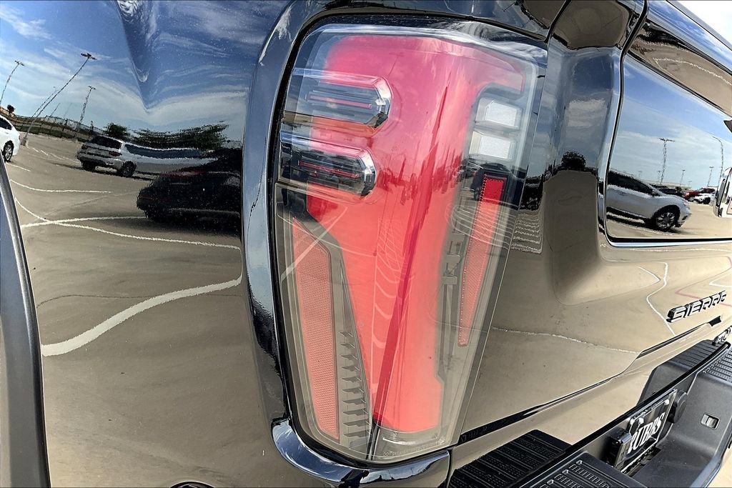 Used 2024 GMC Sierra 2500 AT4X image 42