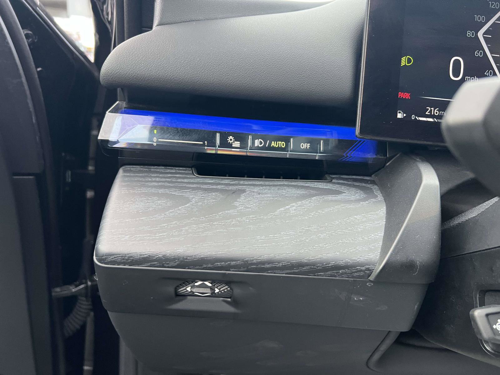 Used 2024 BMW 540i xDrive w/ Premium Package image 22