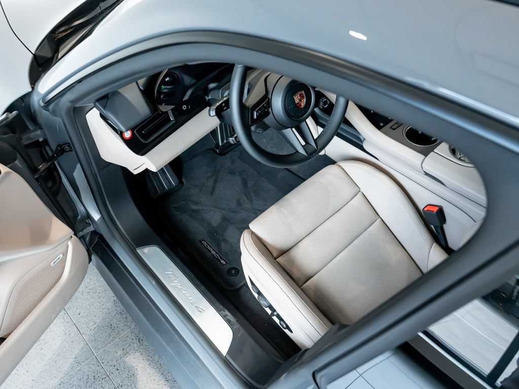 Certified 2026 Porsche Taycan AWD/4WD image 4