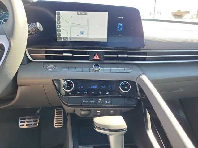 Certified 2025 Hyundai Elantra SEL image 12